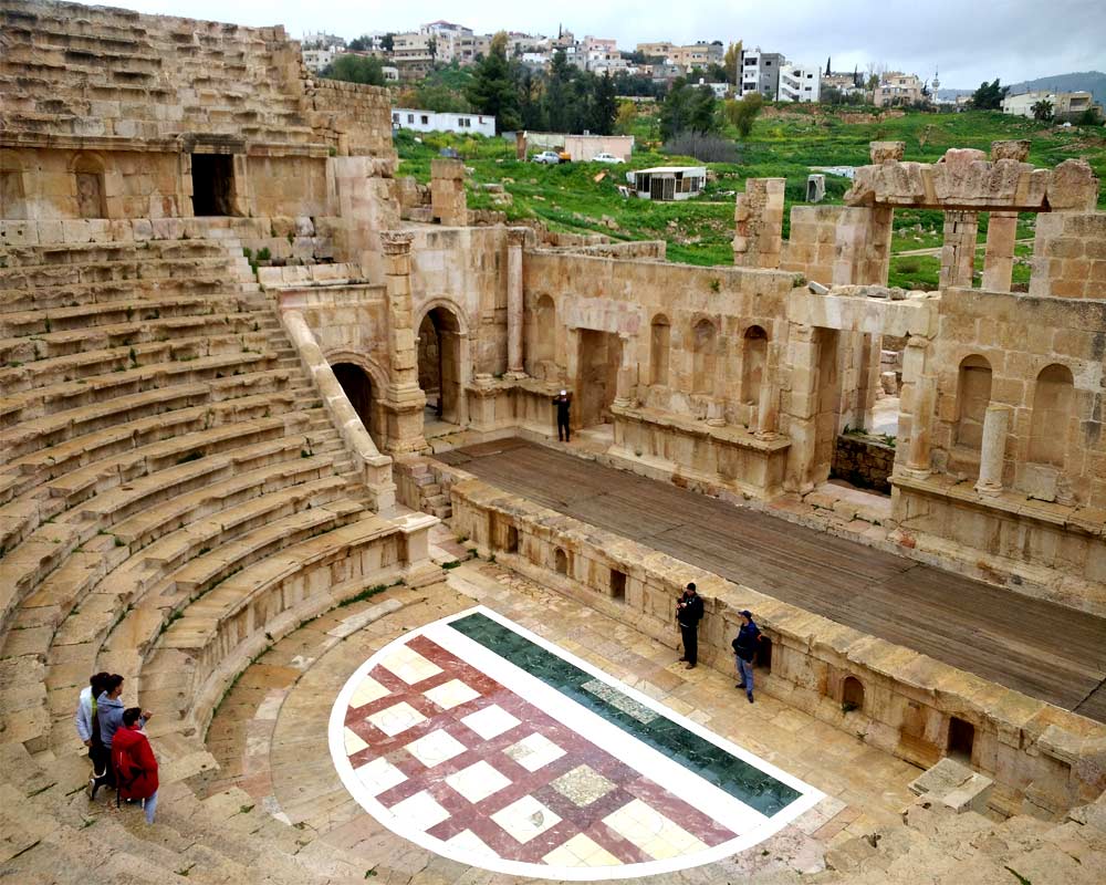 interno teatro romano nel sito archeologico di jerash