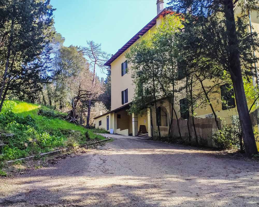 la facciata di villa pieragnoli a settignano