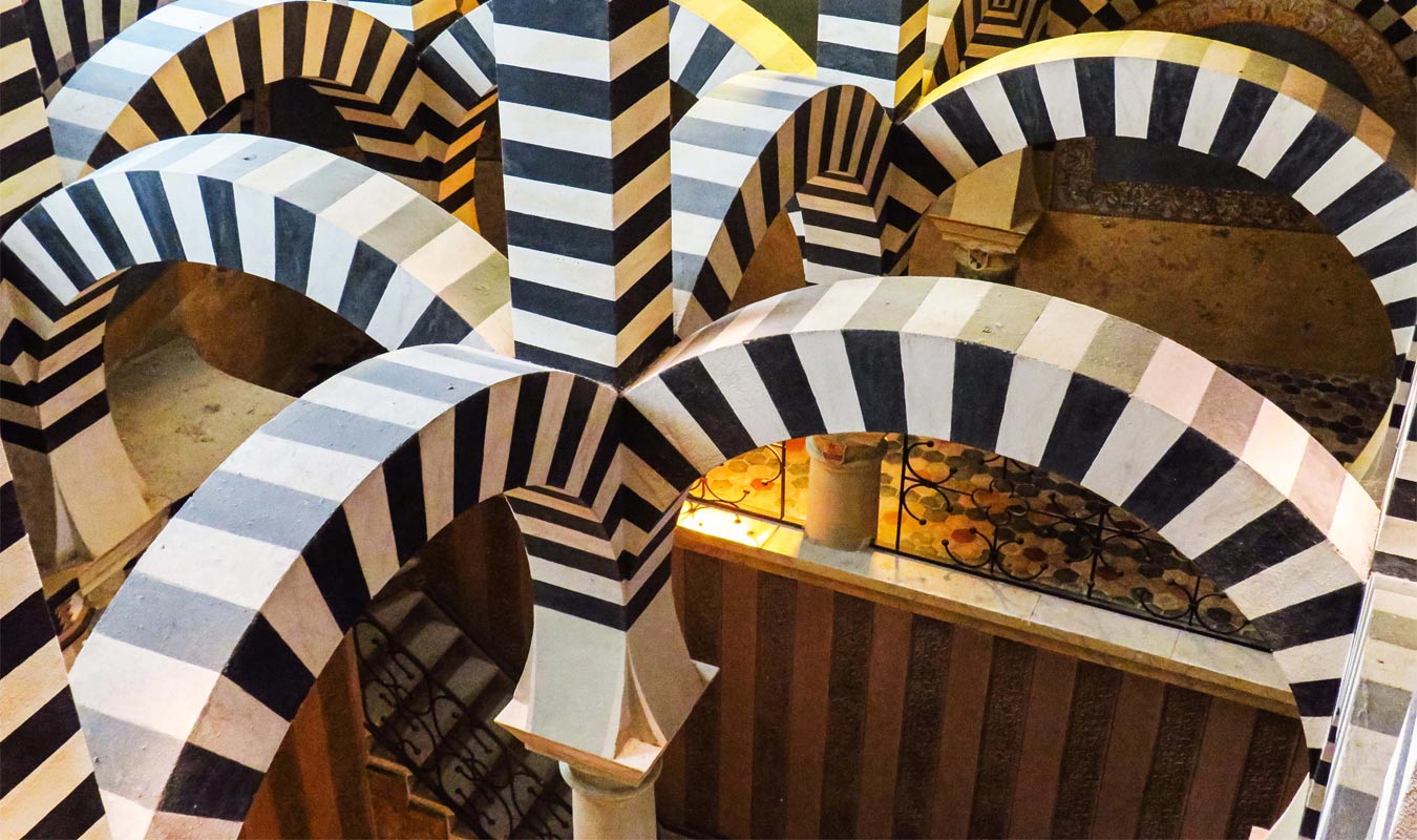 Rocchetta Mattei, un castello tra mistero ed esoterismo