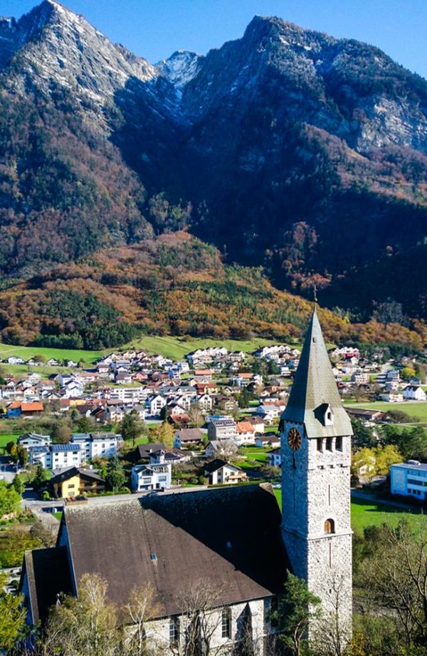 città di balzers vista dall'alto Liechtenstein