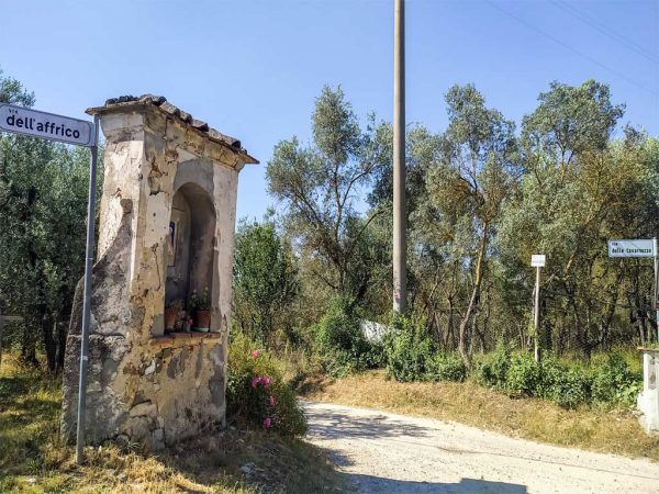tabernacolo tra Via Africo e Via delle Tavarnuzze